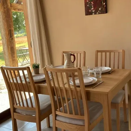 La Huzarde A Montbeugny Pour 4 Pers. Avec Animaux Admis Et Parking - Fr-1-489-599 Montbeugny