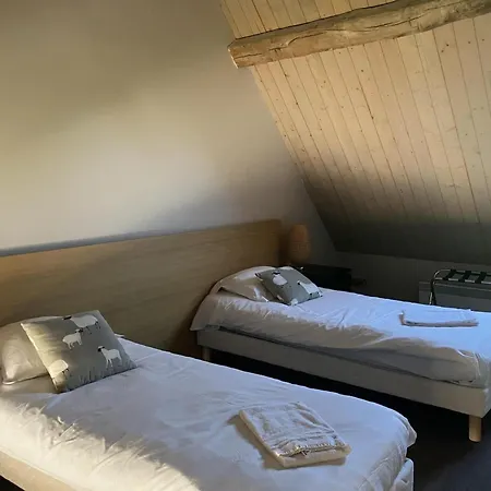 La Huzarde A Montbeugny Pour 4 Pers. Avec Animaux Admis Et Parking - Fr-1-489-599