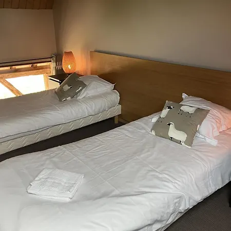 La Huzarde A Montbeugny Pour 4 Pers. Avec Animaux Admis Et Parking - Fr-1-489-599 La Faye (Allier)