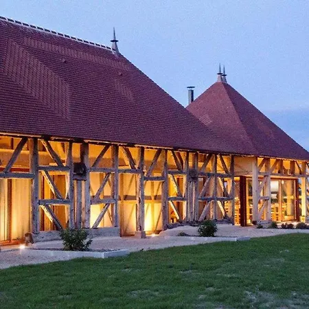 La Huzarde A Montbeugny Pour 4 Pers. Avec Animaux Admis Et Parking - Fr-1-489-599 Vakantiehuis