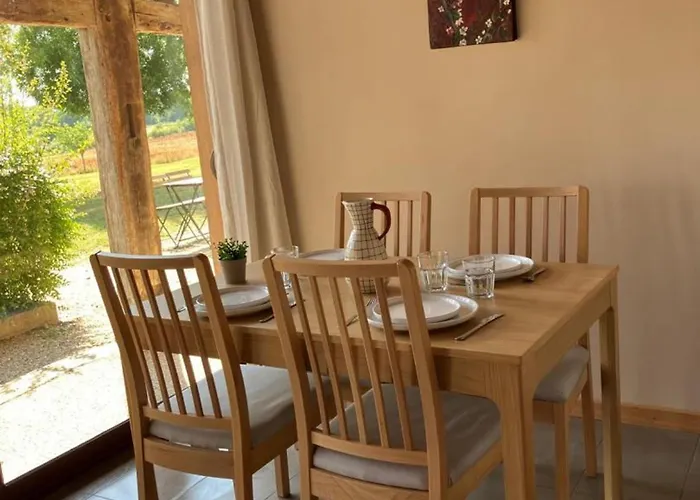 La Huzarde A Montbeugny Pour 4 Pers. Avec Animaux Admis Et Parking - Fr-1-489-599 Montbeugny