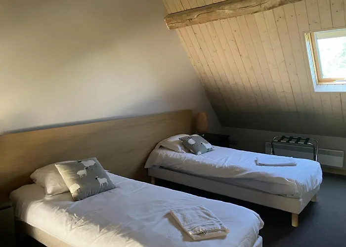 La Huzarde A Montbeugny Pour 4 Pers. Avec Animaux Admis Et Parking - Fr-1-489-599