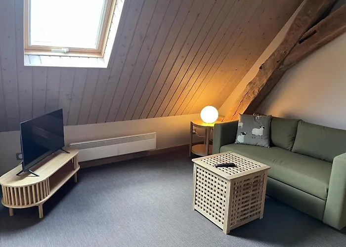 Vakantiehuis La Huzarde A Montbeugny Pour 4 Pers. Avec Animaux Admis Et Parking - Fr-1-489-599